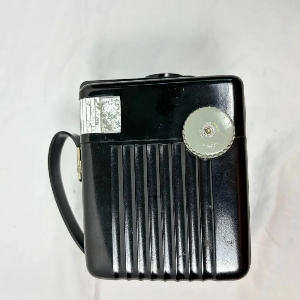 VTG Kodak Brownie Hawkeye Camera Flash Model, Kodak 620 Film - not working